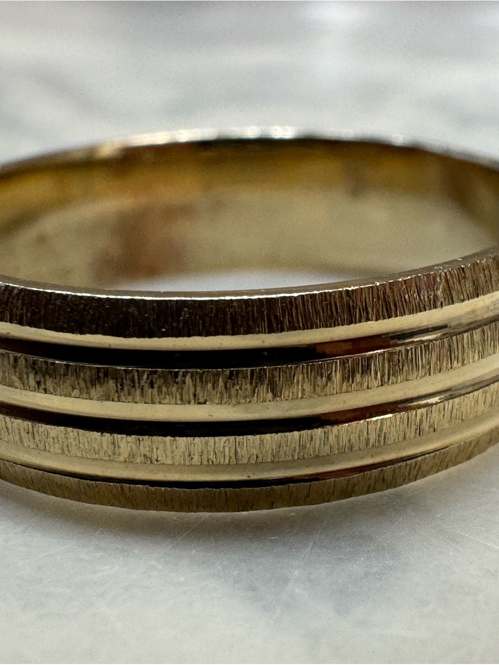 Men’s Size 10 Brass Gold Tone Textured we Band Ring Vintage Statement Jewelry - Picture 10 of 10
